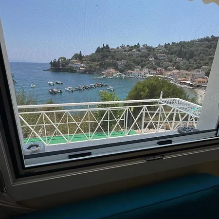 Aronis Spyros Panoramic Seaview Apartament